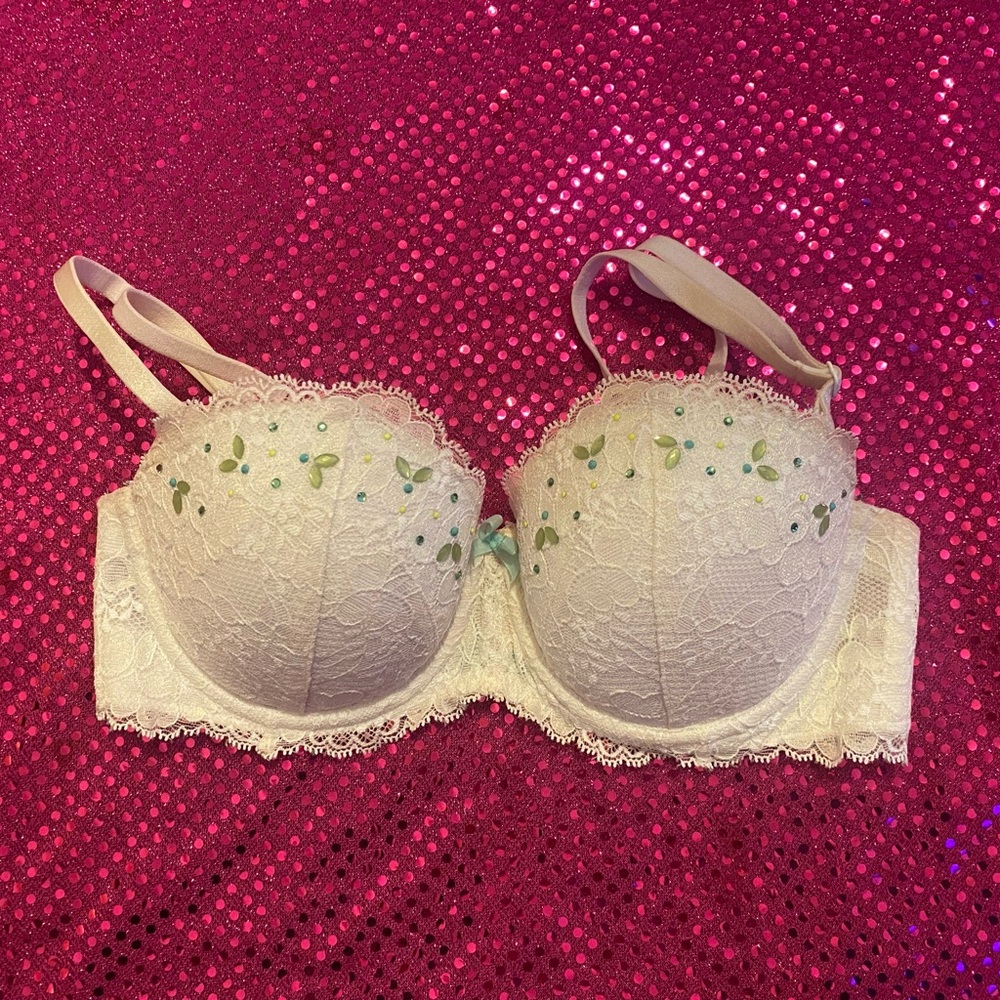 Victoria’s Secret dream angels white lace & mint push up bra 
size 32C